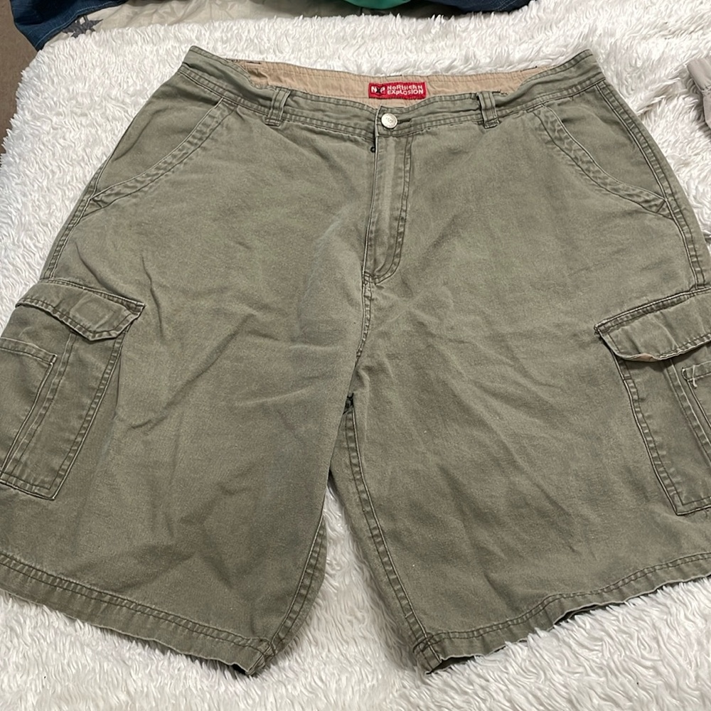 Men’s Northern Explosion Cargo Shorts Size 36